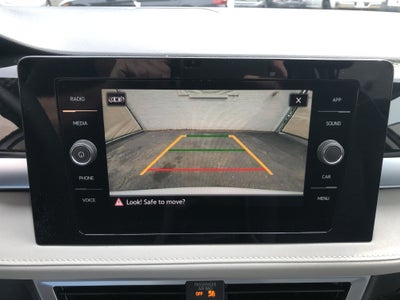 2026 Volkswagen Taos SE w/panoramic sunroof