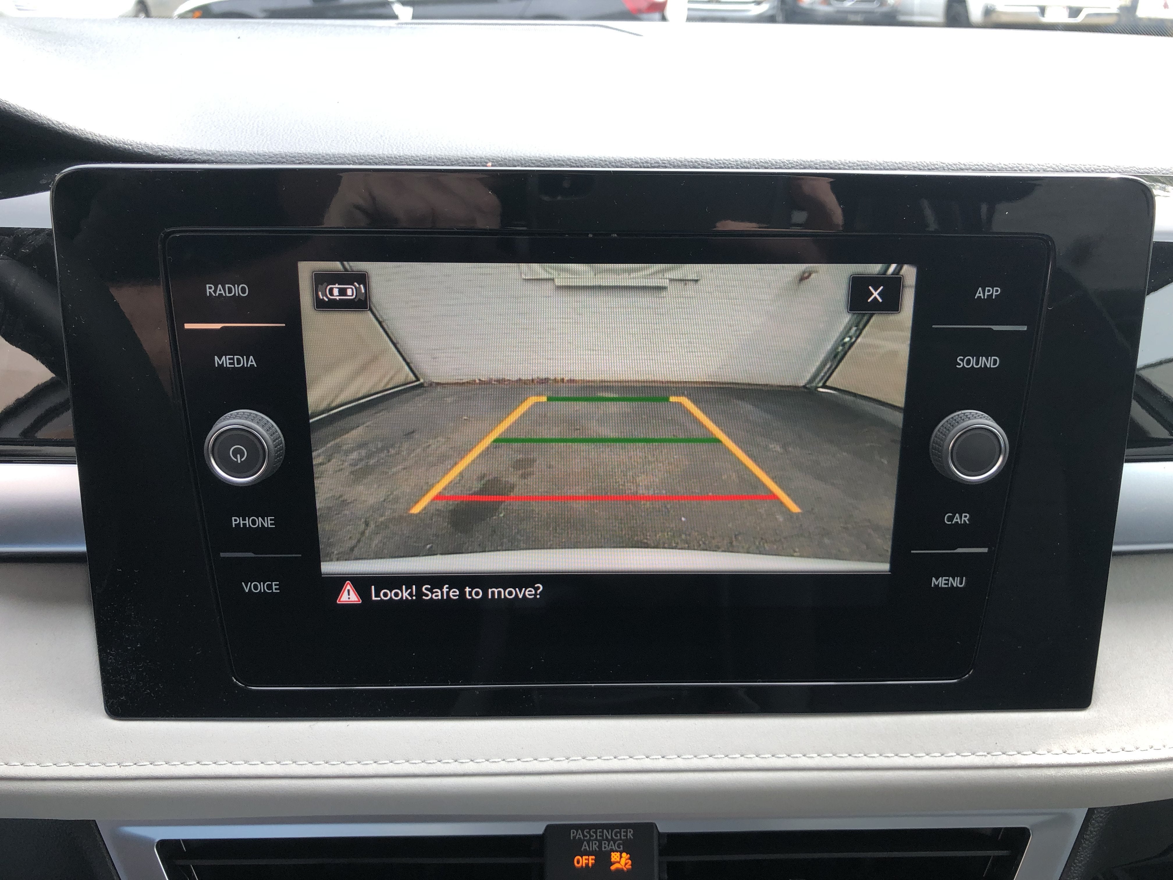 2026 Volkswagen Taos SE w/panoramic sunroof