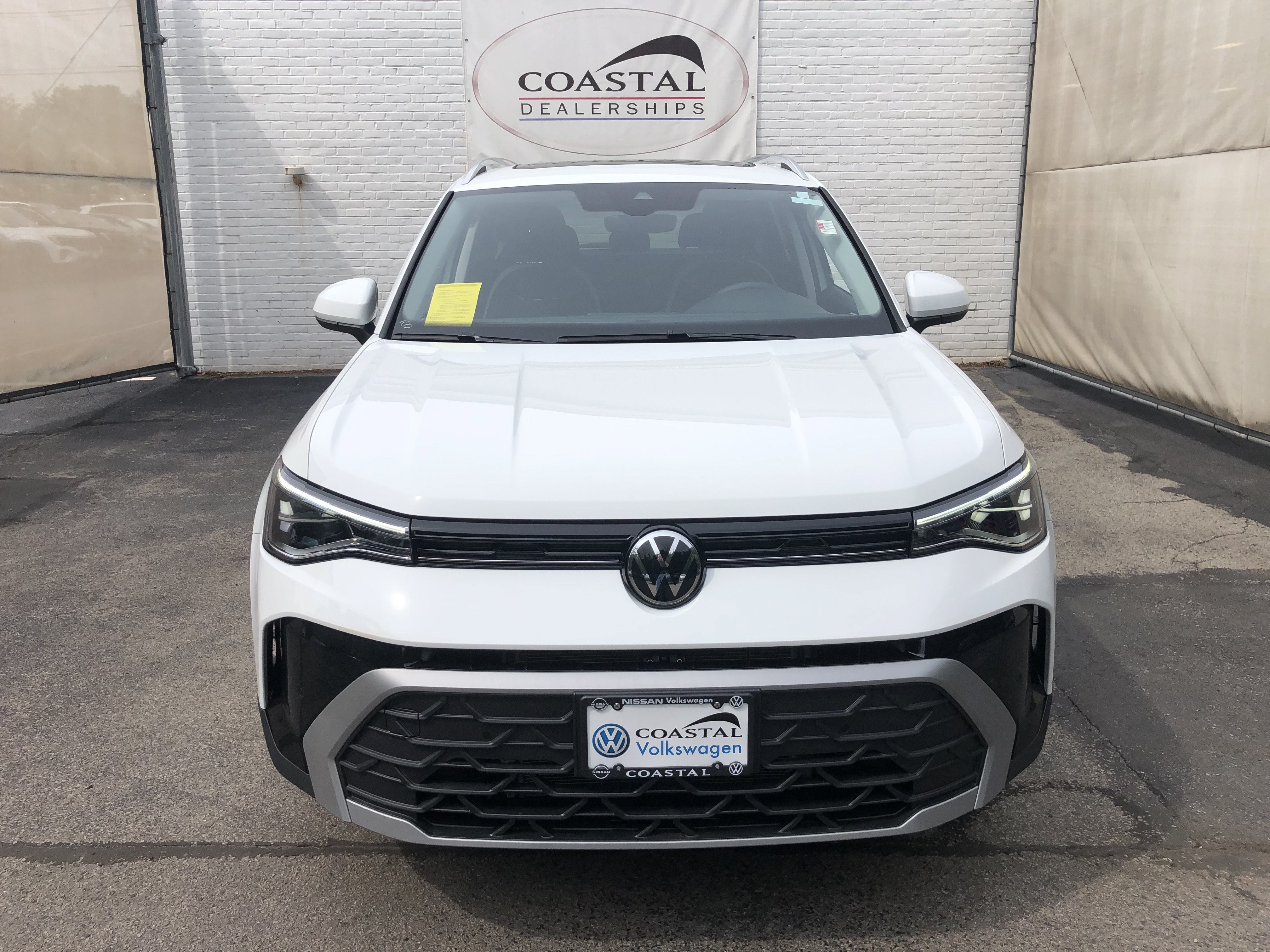 2026 Volkswagen Taos SE w/panoramic sunroof