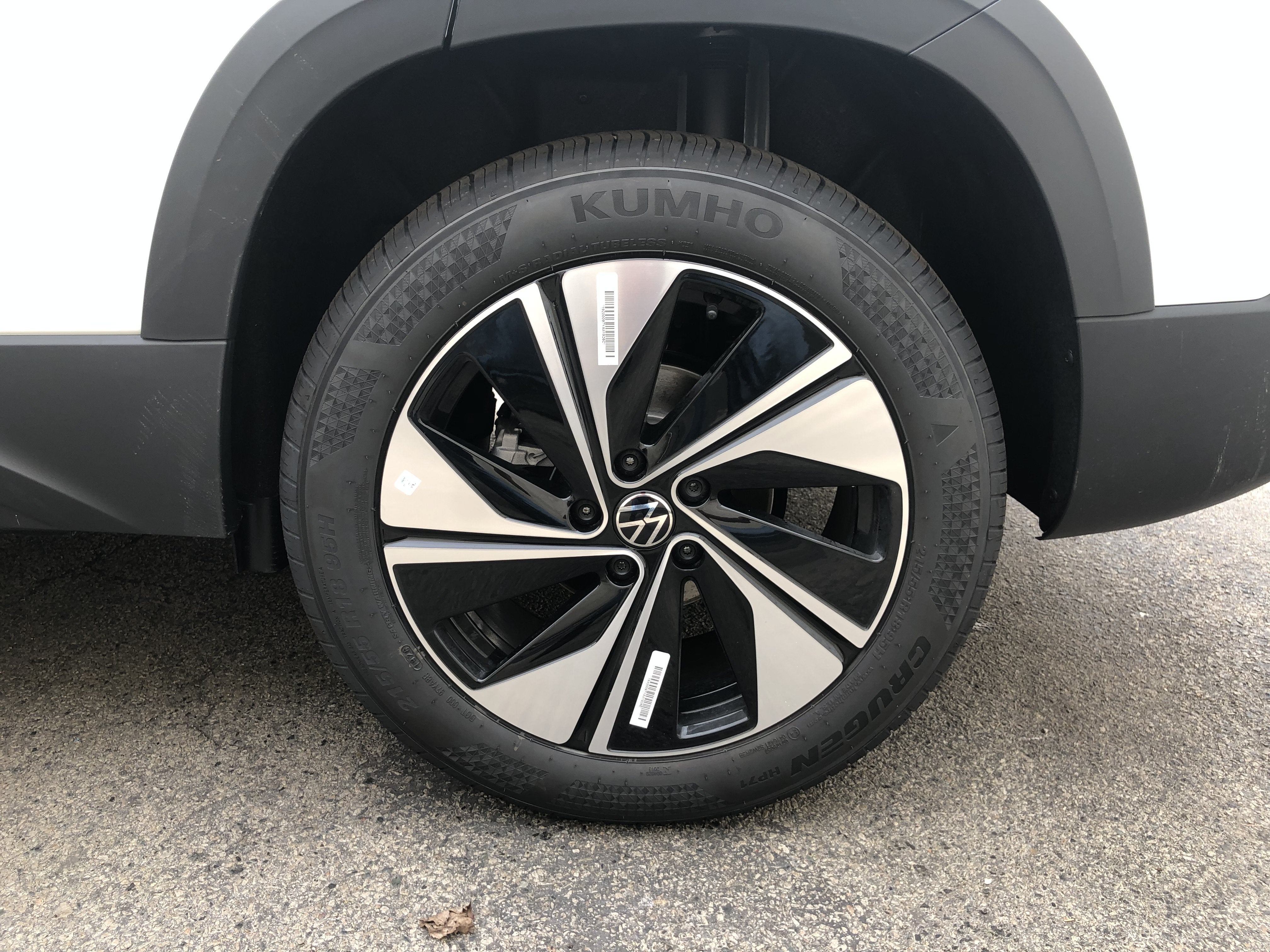 2026 Volkswagen Taos SE w/panoramic sunroof