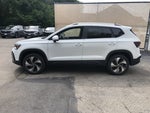 2026 Volkswagen Taos SE w/panoramic sunroof