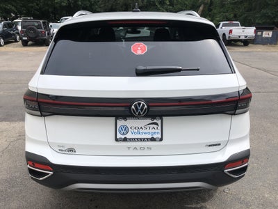2026 Volkswagen Taos SE w/panoramic sunroof