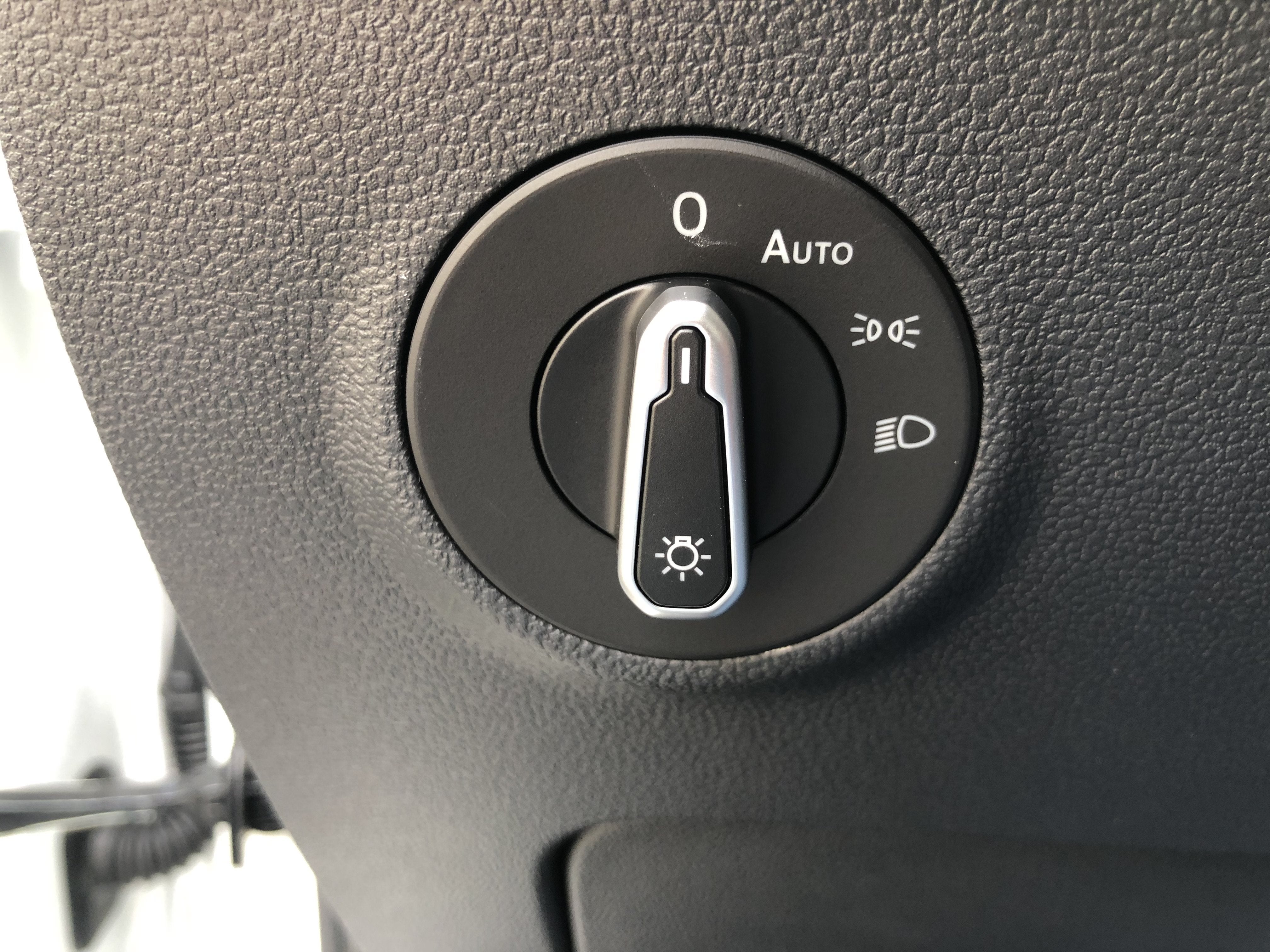 2026 Volkswagen Taos SE w/panoramic sunroof