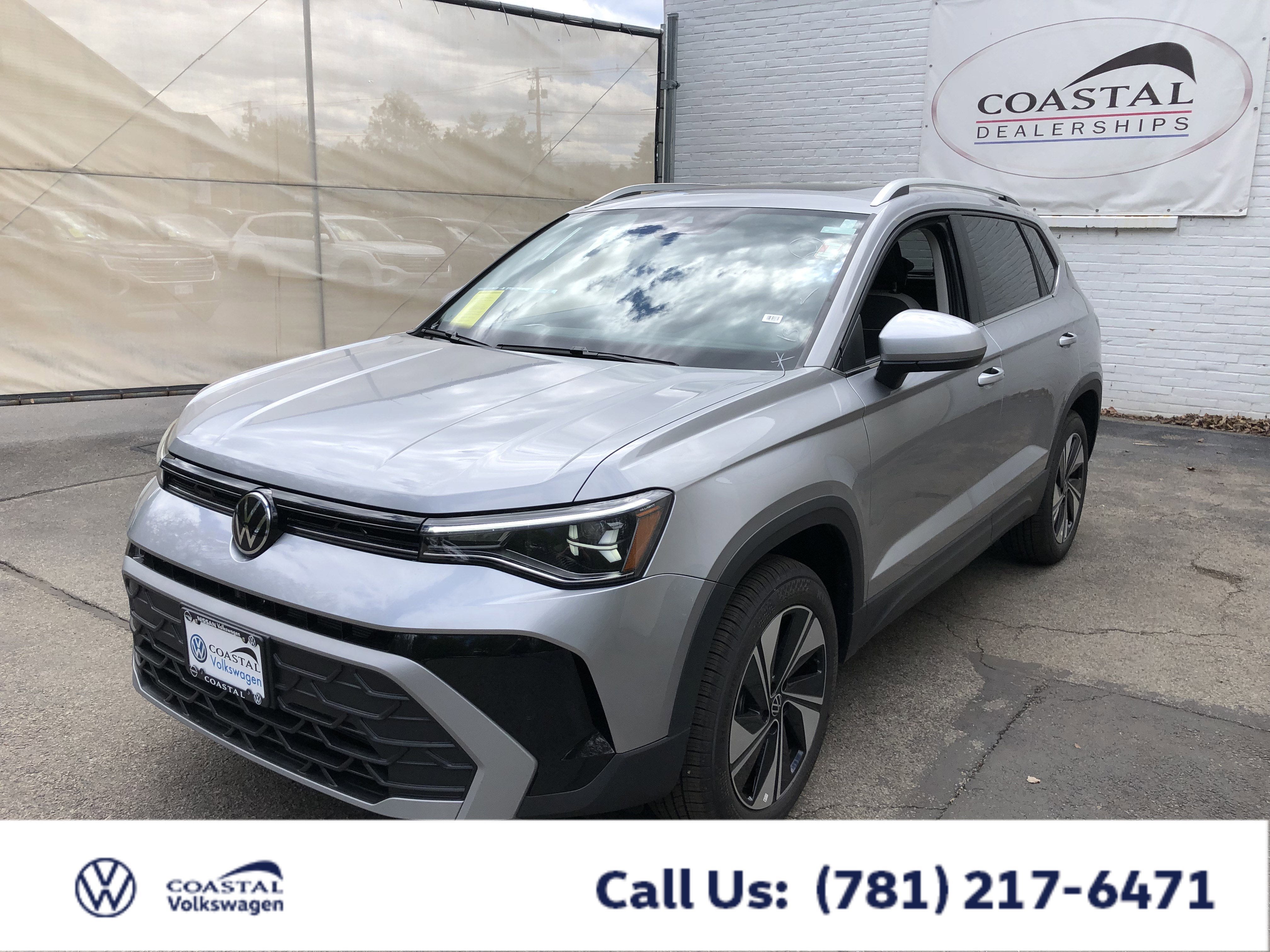 2026 Volkswagen Taos SE w/panoramic sunroof