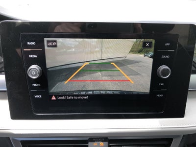 2026 Volkswagen Taos SE w/panoramic sunroof