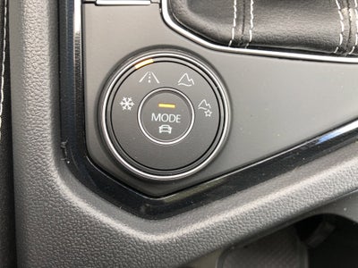 2026 Volkswagen Taos SE w/panoramic sunroof