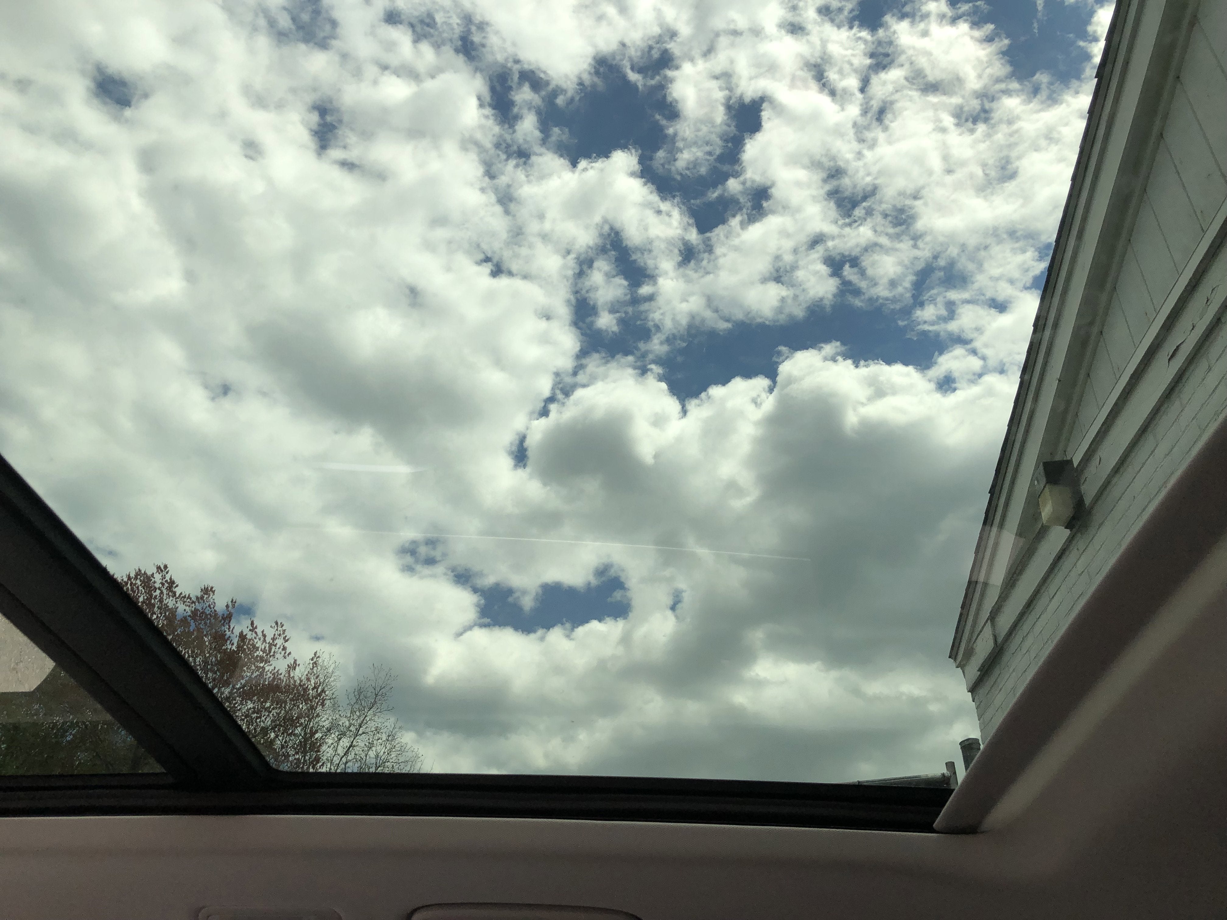 2026 Volkswagen Taos SE w/panoramic sunroof