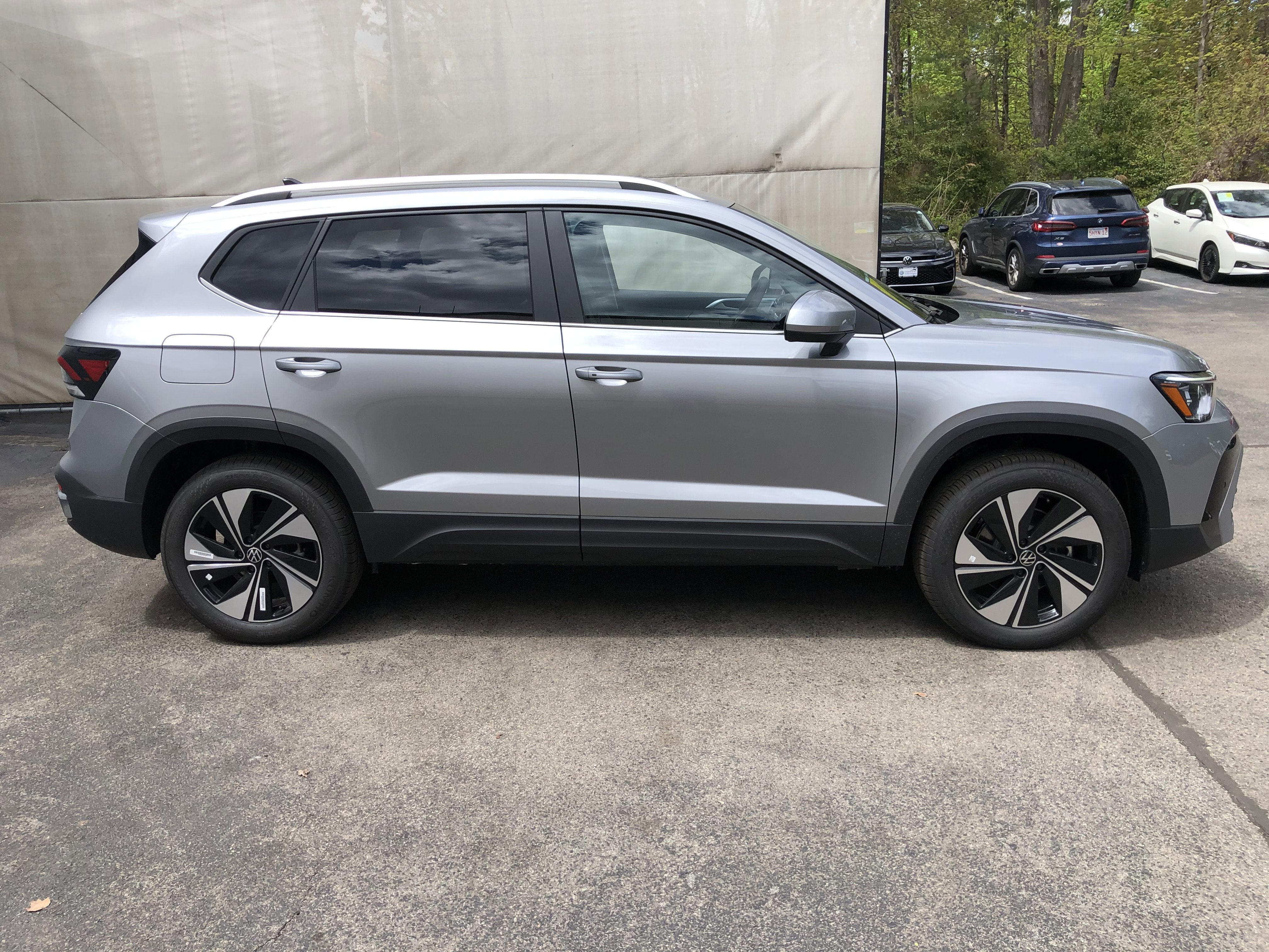 2026 Volkswagen Taos SE w/panoramic sunroof