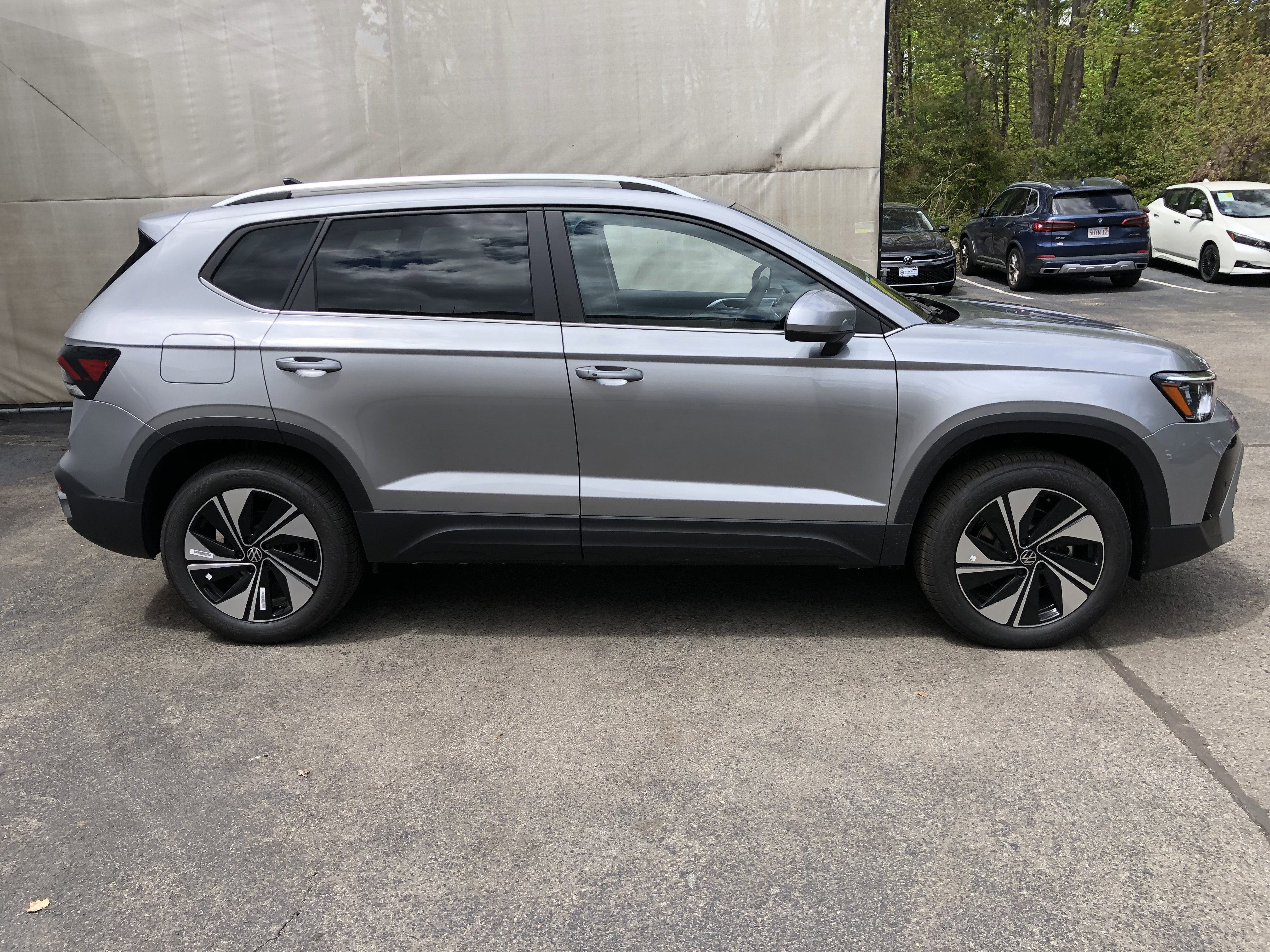 2026 Volkswagen Taos SE w/panoramic sunroof