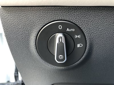 2026 Volkswagen Taos SE w/panoramic sunroof