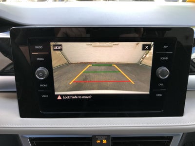 2026 Volkswagen Taos SE w/panoramic sunroof