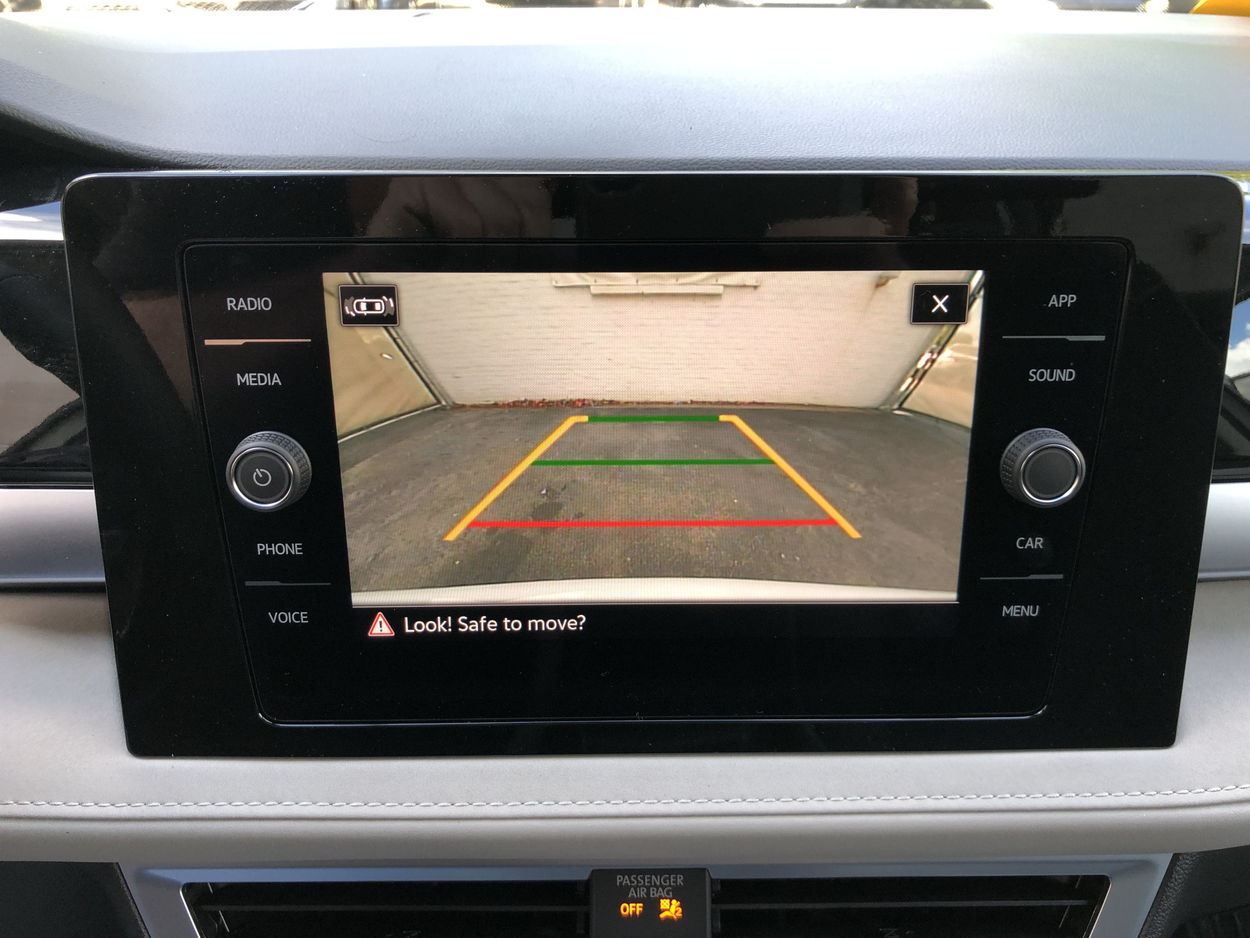2026 Volkswagen Taos SE w/panoramic sunroof