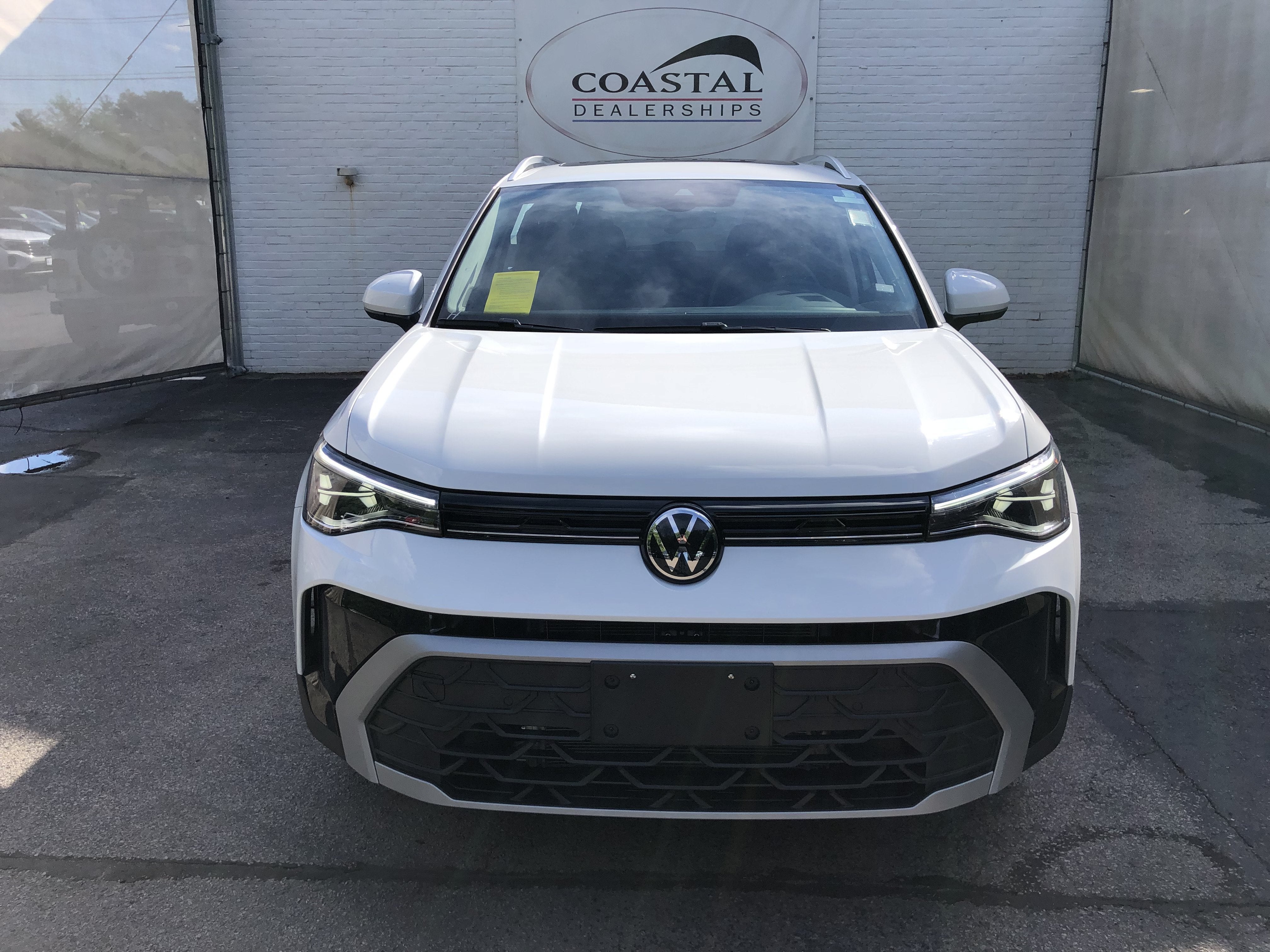 2026 Volkswagen Taos SE w/panoramic sunroof