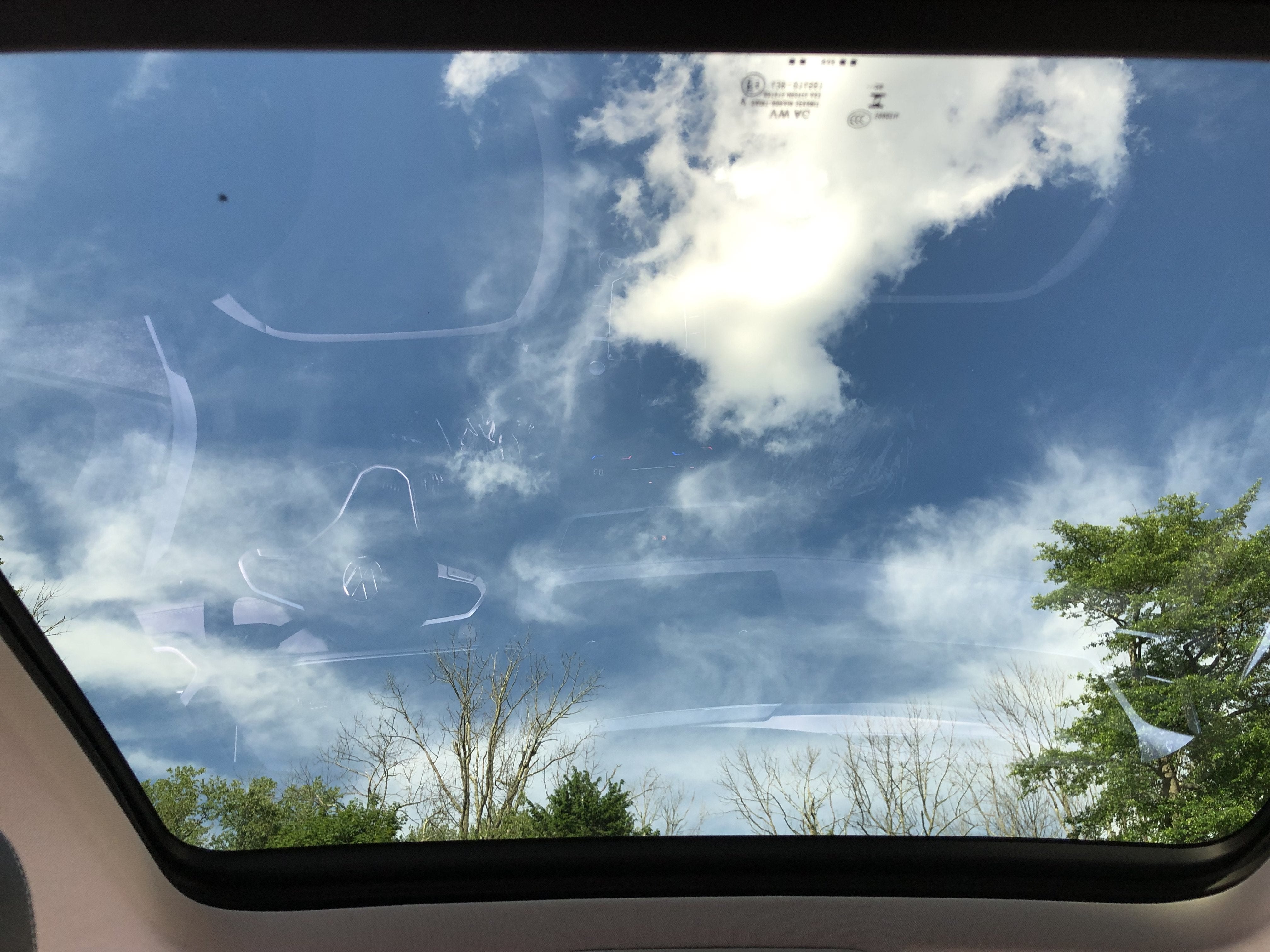 2026 Volkswagen Taos SE w/panoramic sunroof