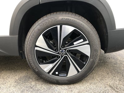 2026 Volkswagen Taos SE w/panoramic sunroof