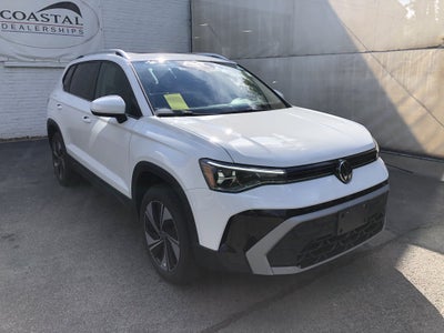 2026 Volkswagen Taos SE w/panoramic sunroof
