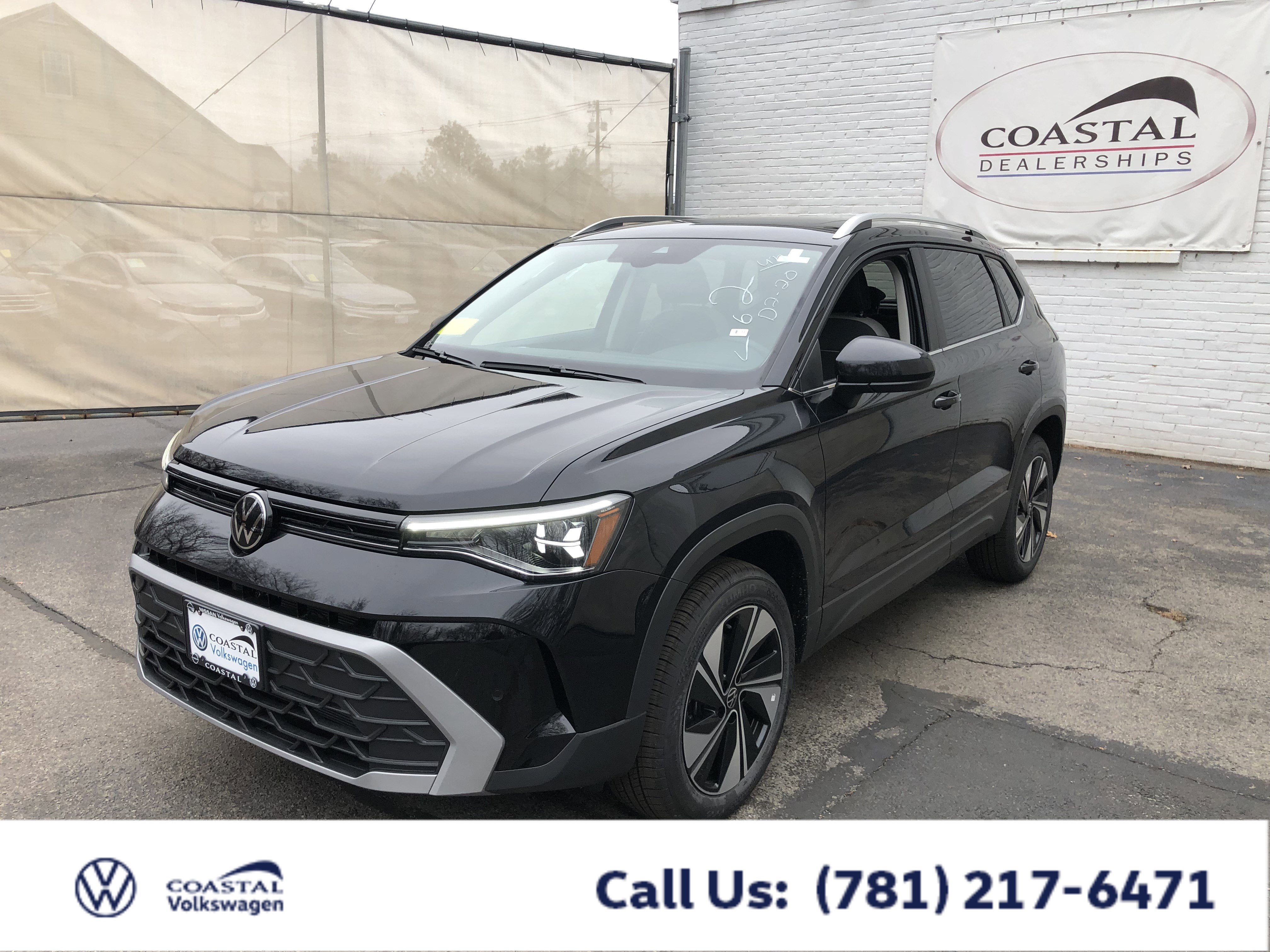 2026 Volkswagen Taos SE w/panoramic sunroof