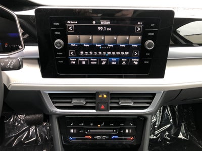 2026 Volkswagen Taos SE w/panoramic sunroof