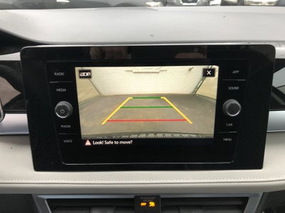 2026 Volkswagen Taos SE w/panoramic sunroof