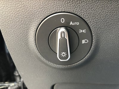 2026 Volkswagen Taos SE w/panoramic sunroof