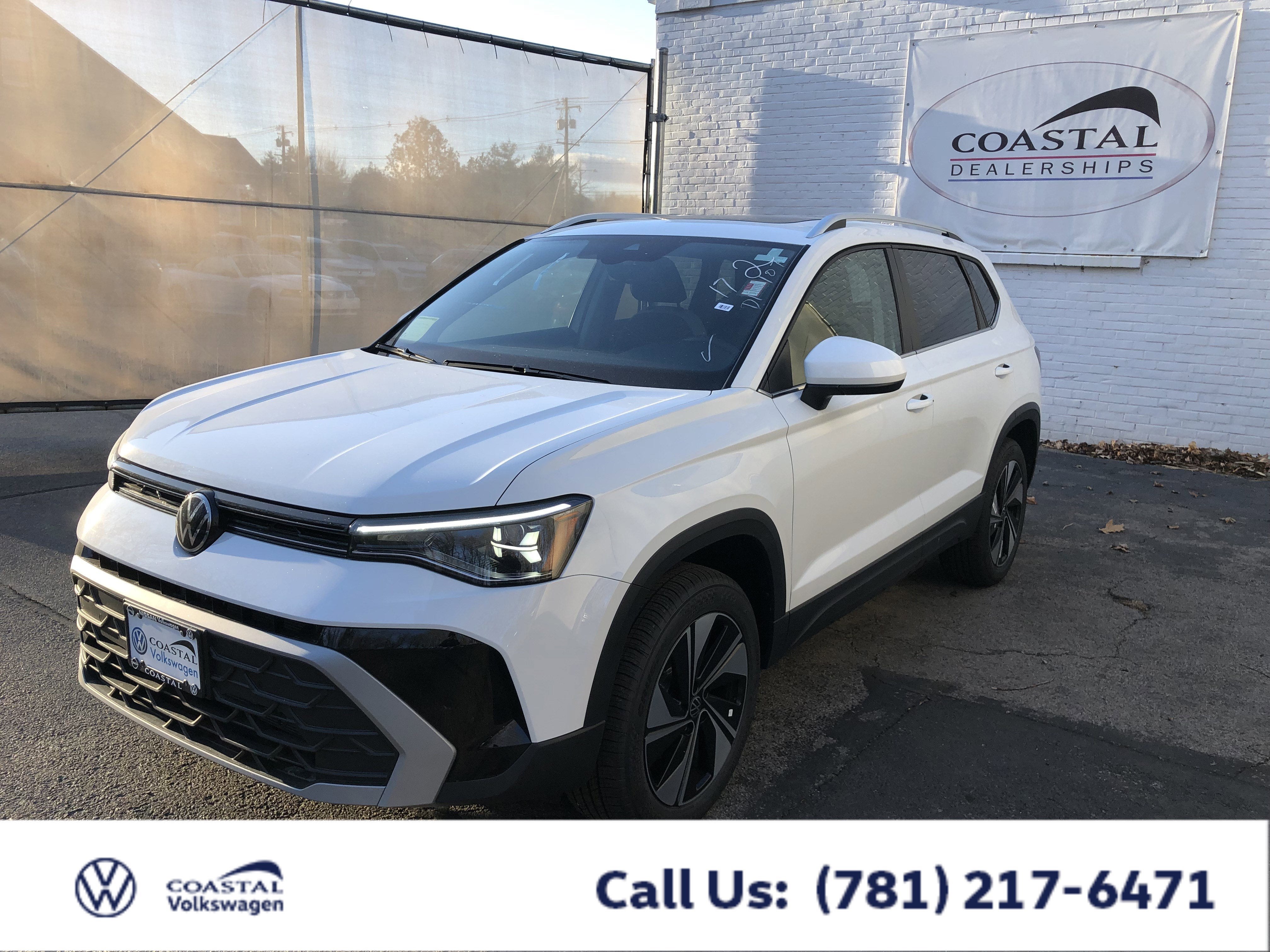 2026 Volkswagen Taos SE w/panoramic sunroof