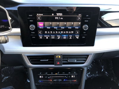 2026 Volkswagen Taos SE w/panoramic sunroof