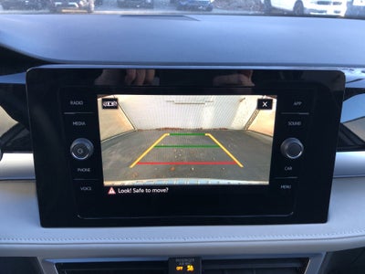 2026 Volkswagen Taos SE w/panoramic sunroof