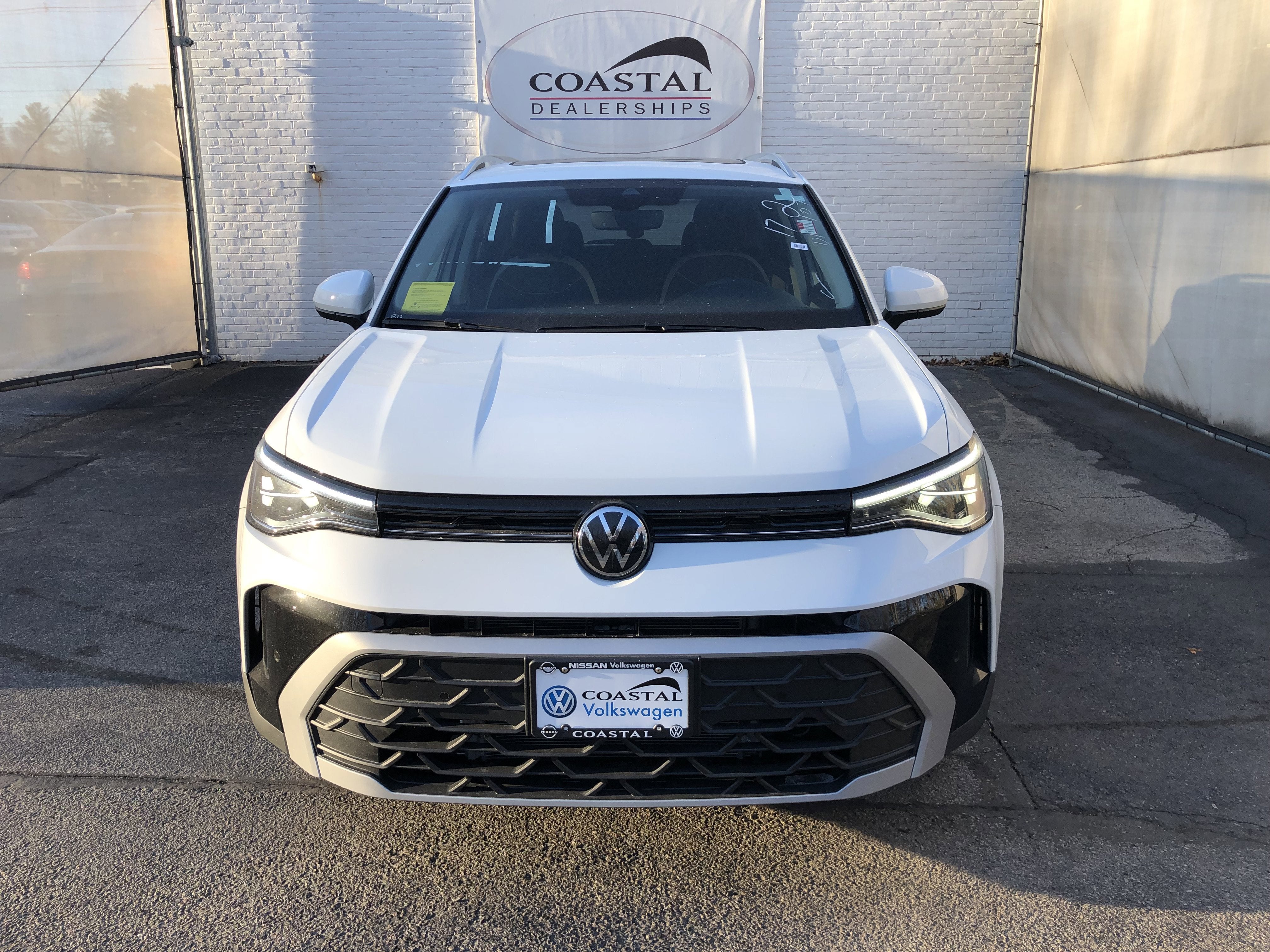 2026 Volkswagen Taos SE w/panoramic sunroof