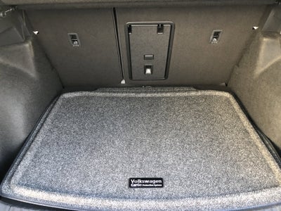2026 Volkswagen Taos SE w/panoramic sunroof