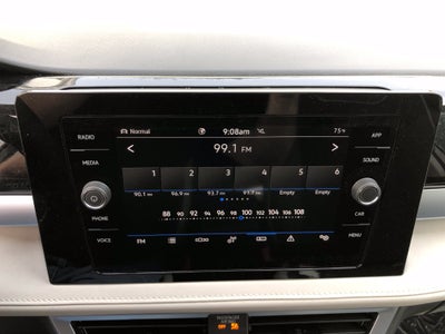 2026 Volkswagen Taos SE w/panoramic sunroof