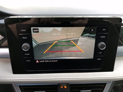 2026 Volkswagen Taos SE w/panoramic sunroof