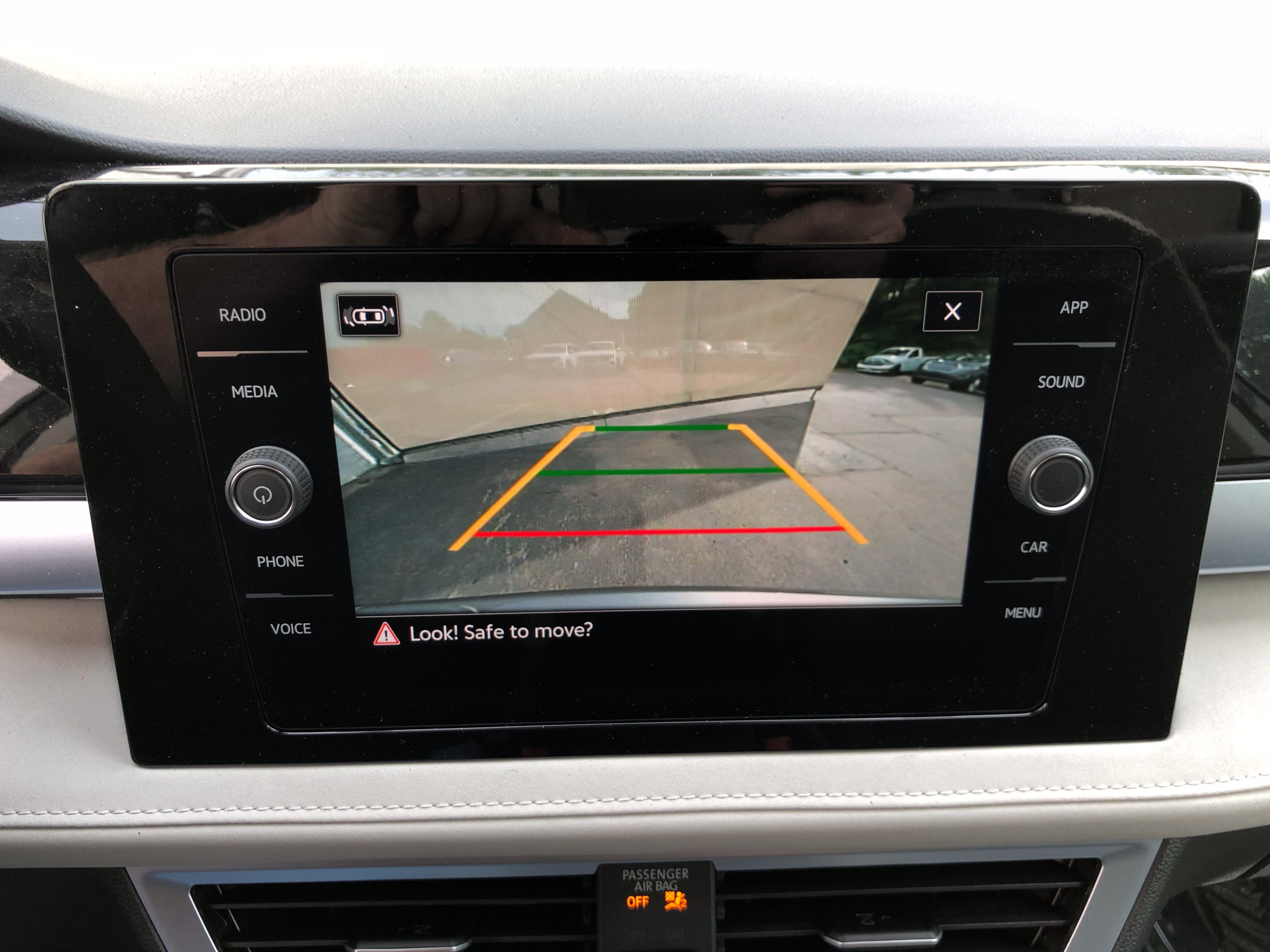 2026 Volkswagen Taos SE w/panoramic sunroof