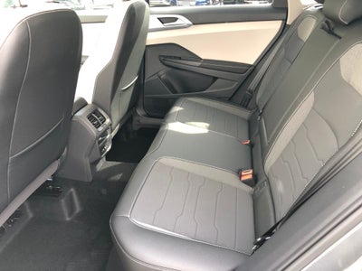 2026 Volkswagen Taos SE w/panoramic sunroof