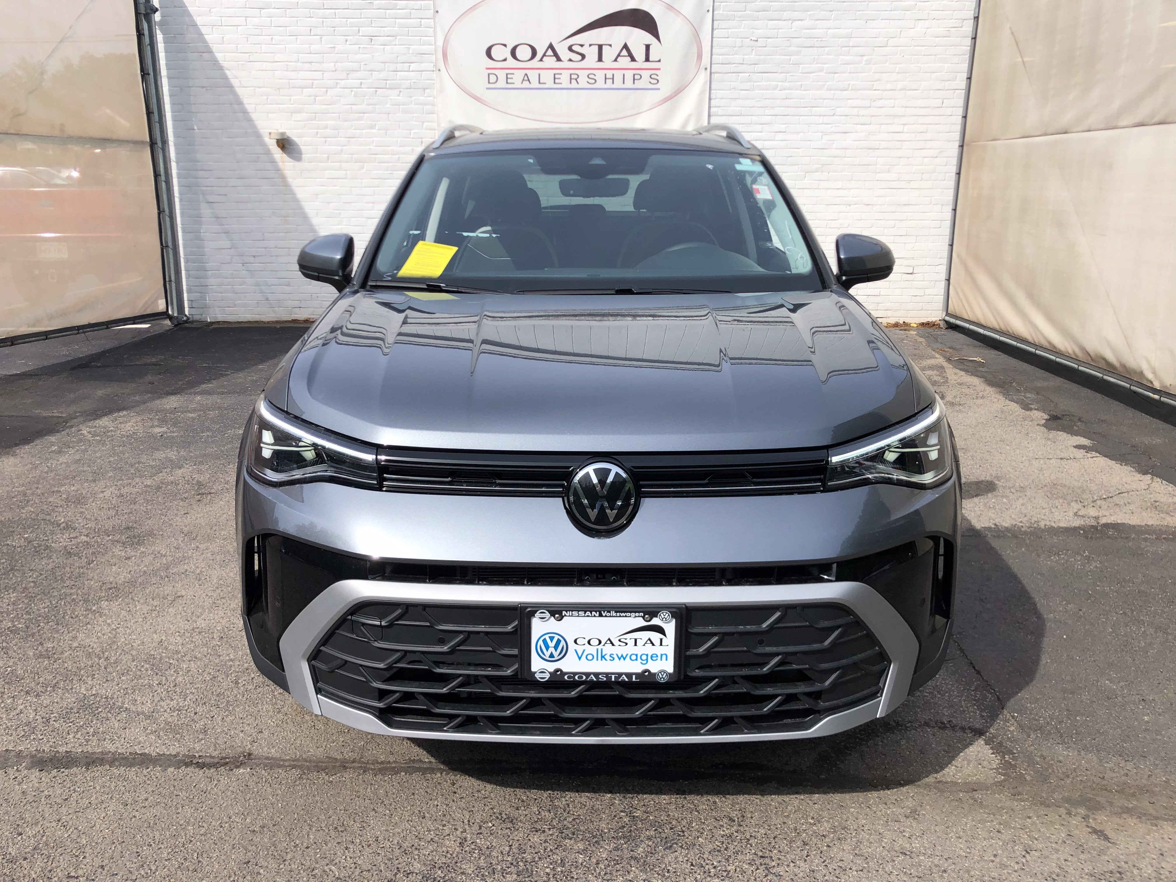 2026 Volkswagen Taos SE w/panoramic sunroof
