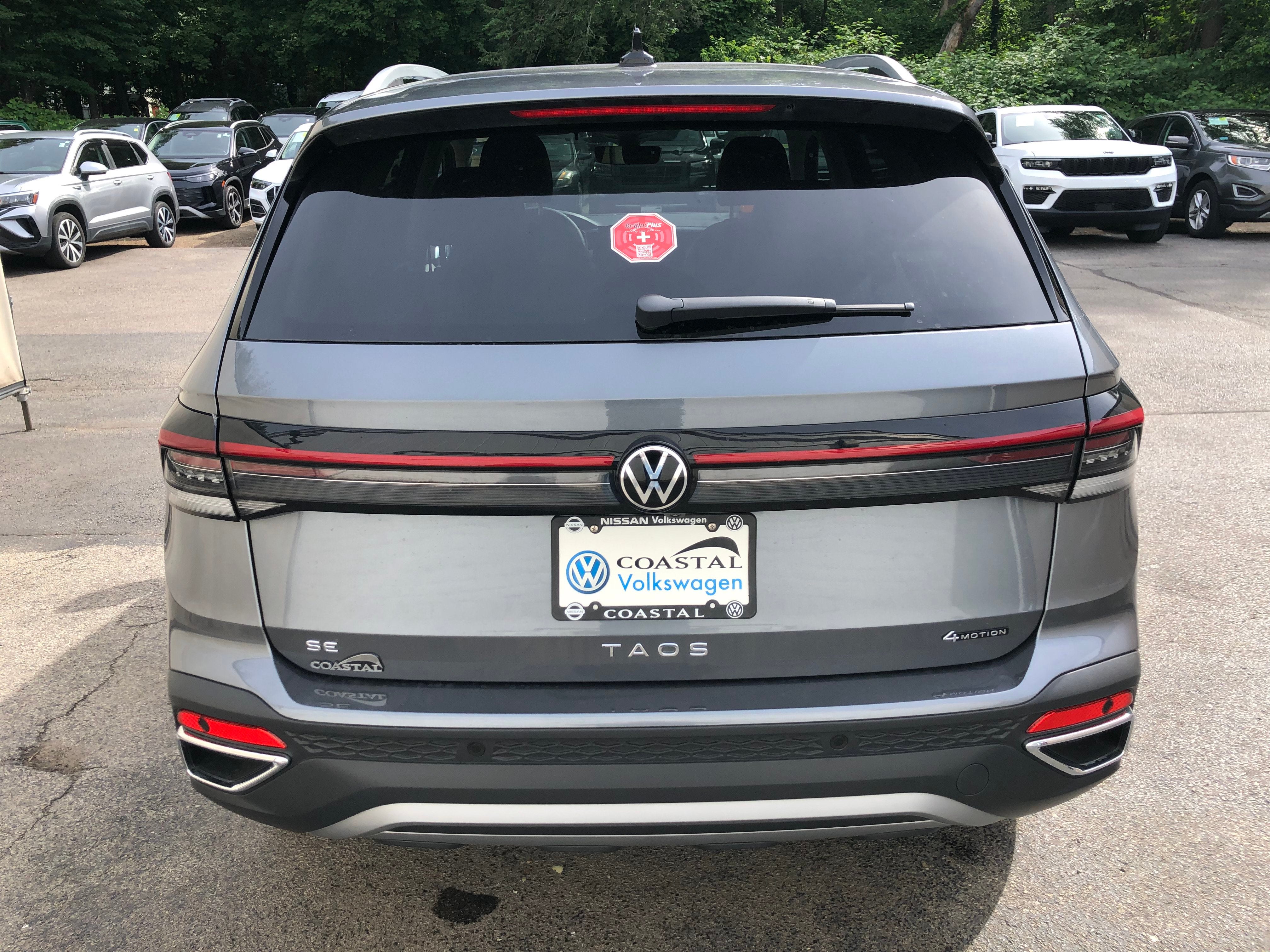 2026 Volkswagen Taos SE w/panoramic sunroof