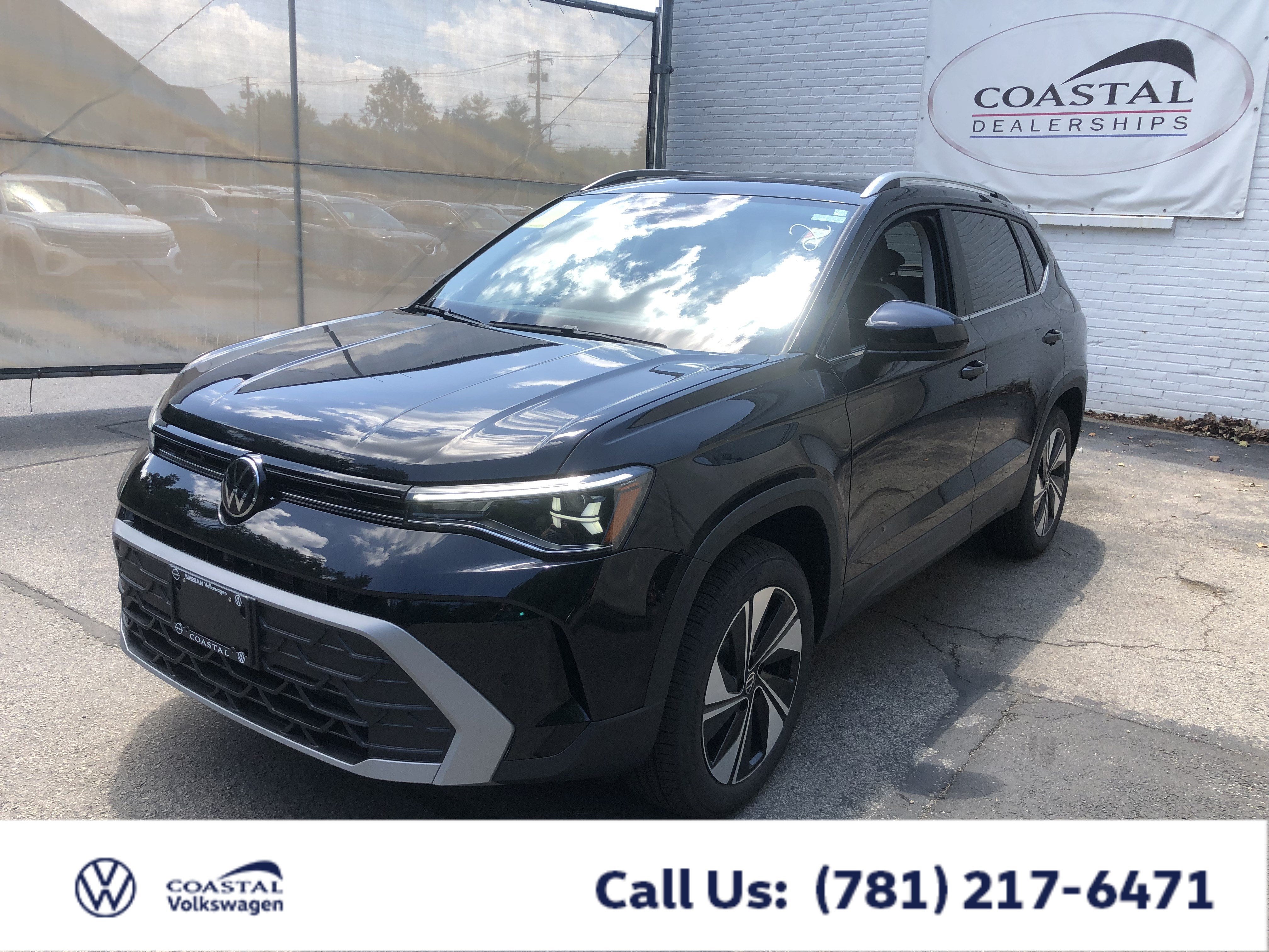 2026 Volkswagen Taos SE w/panoramic sunroof