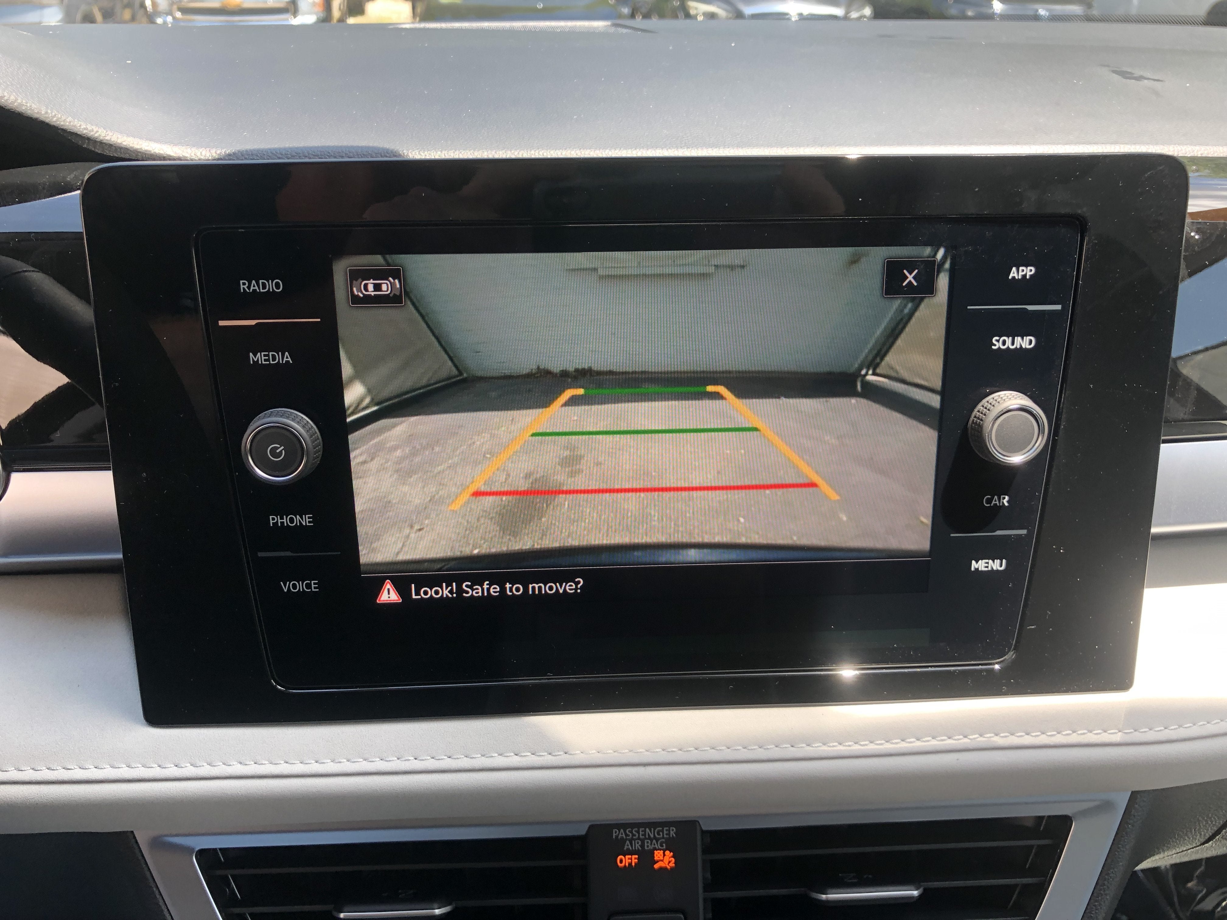 2026 Volkswagen Taos SE w/panoramic sunroof