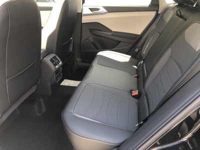 2026 Volkswagen Taos SE w/panoramic sunroof