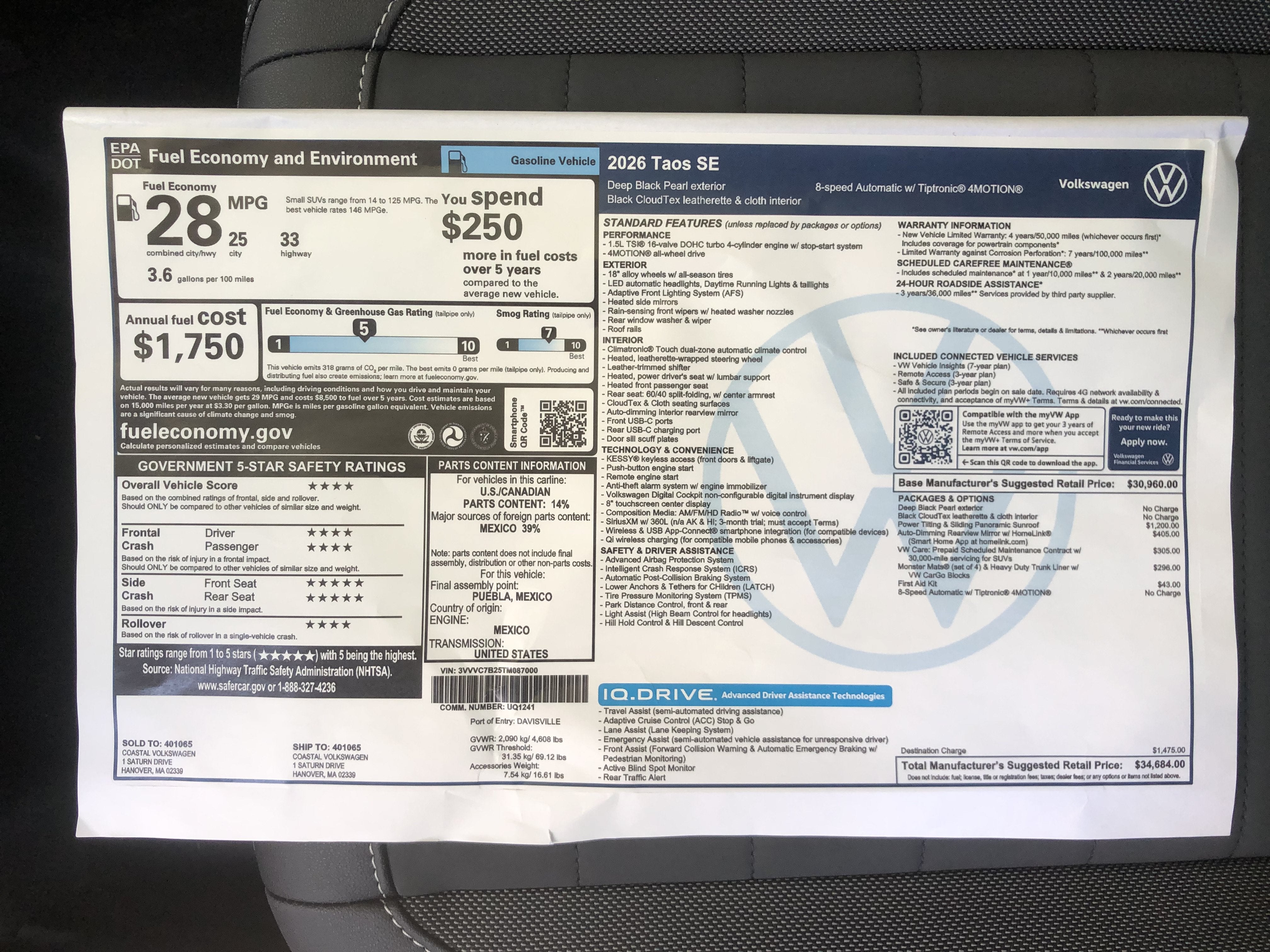 2026 Volkswagen Taos SE w/panoramic sunroof