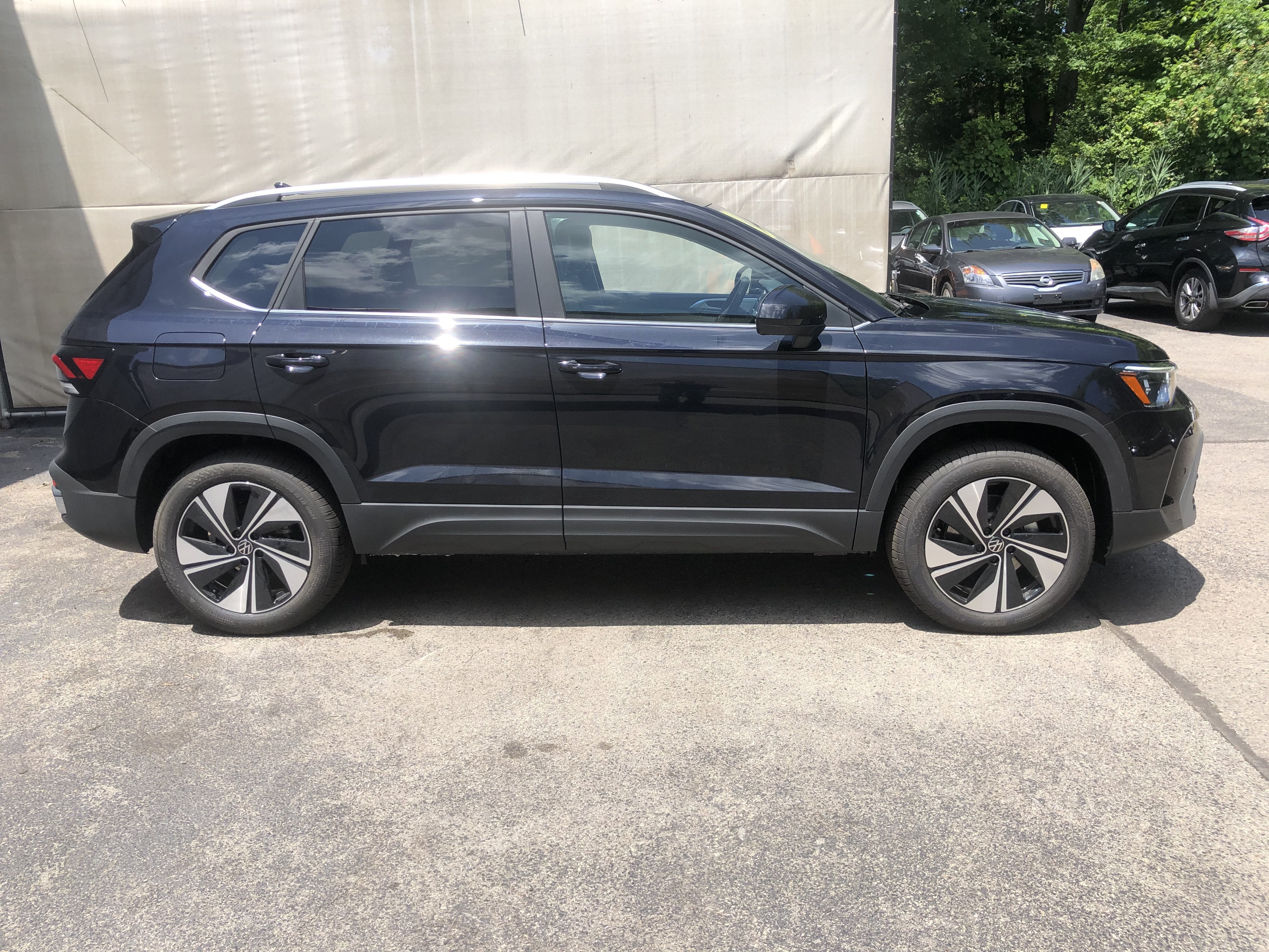 2026 Volkswagen Taos SE w/panoramic sunroof