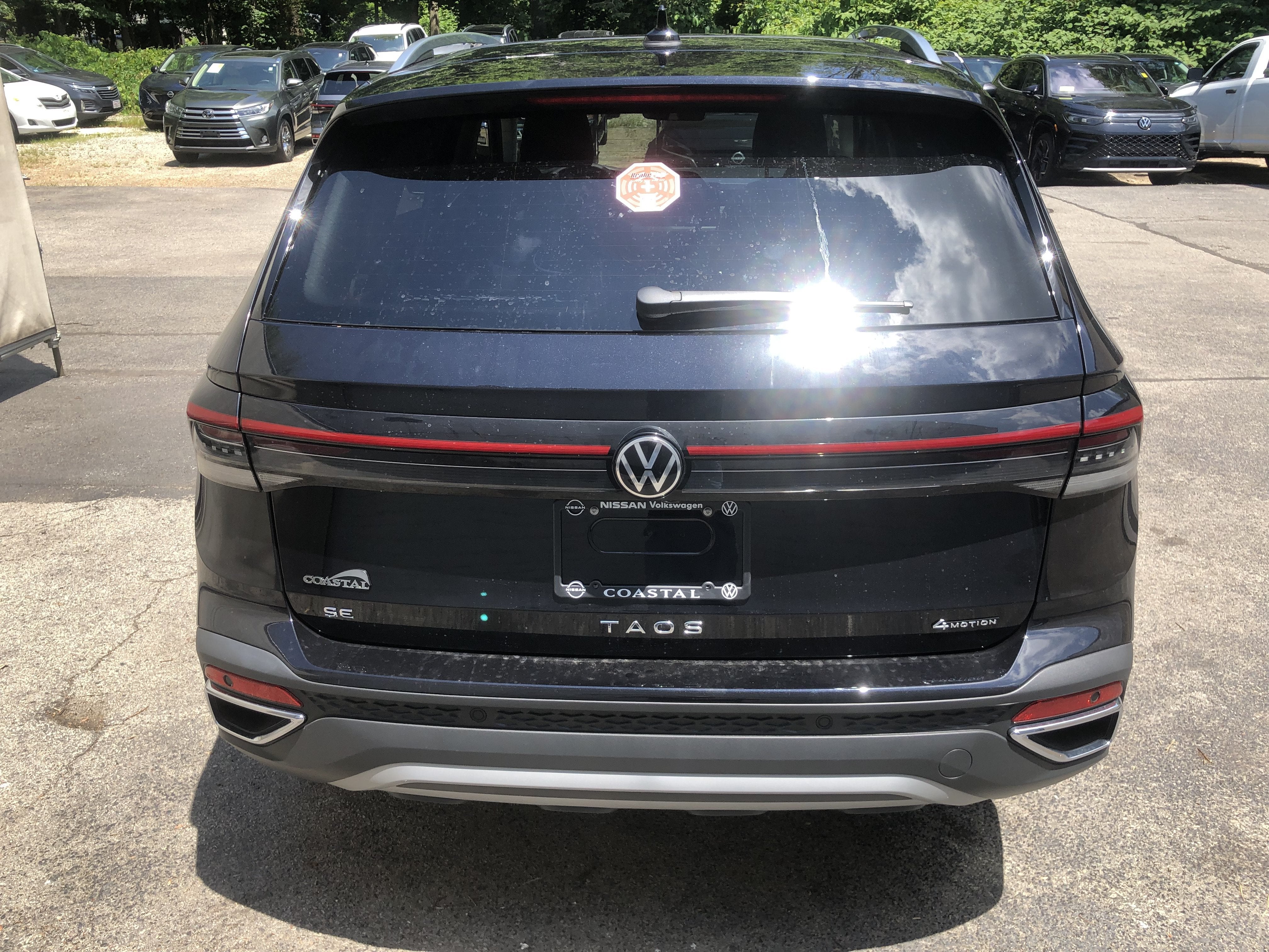 2026 Volkswagen Taos SE w/panoramic sunroof