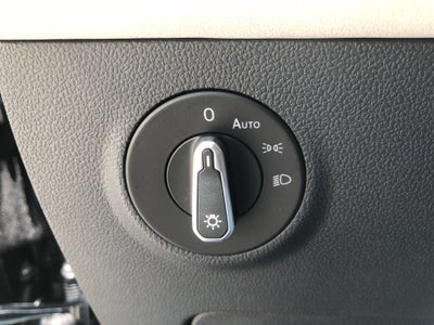 2026 Volkswagen Taos SE w/panoramic sunroof