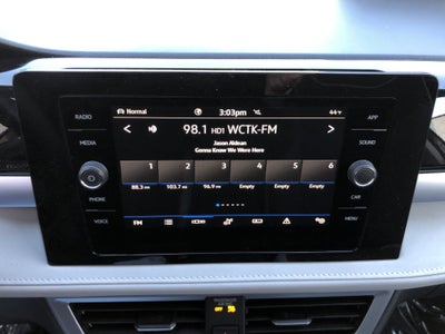 2026 Volkswagen Taos SE w/panoramic sunroof