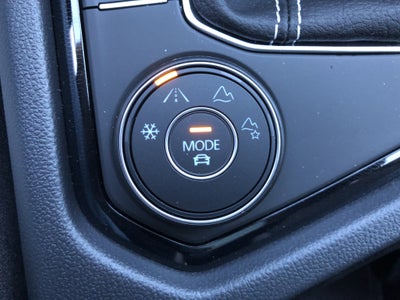 2026 Volkswagen Taos SE w/panoramic sunroof