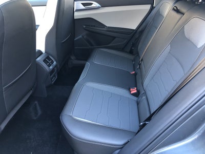 2026 Volkswagen Taos SE w/panoramic sunroof