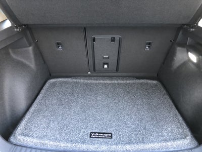 2026 Volkswagen Taos SE w/panoramic sunroof