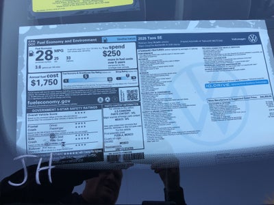 2026 Volkswagen Taos SE w/panoramic sunroof