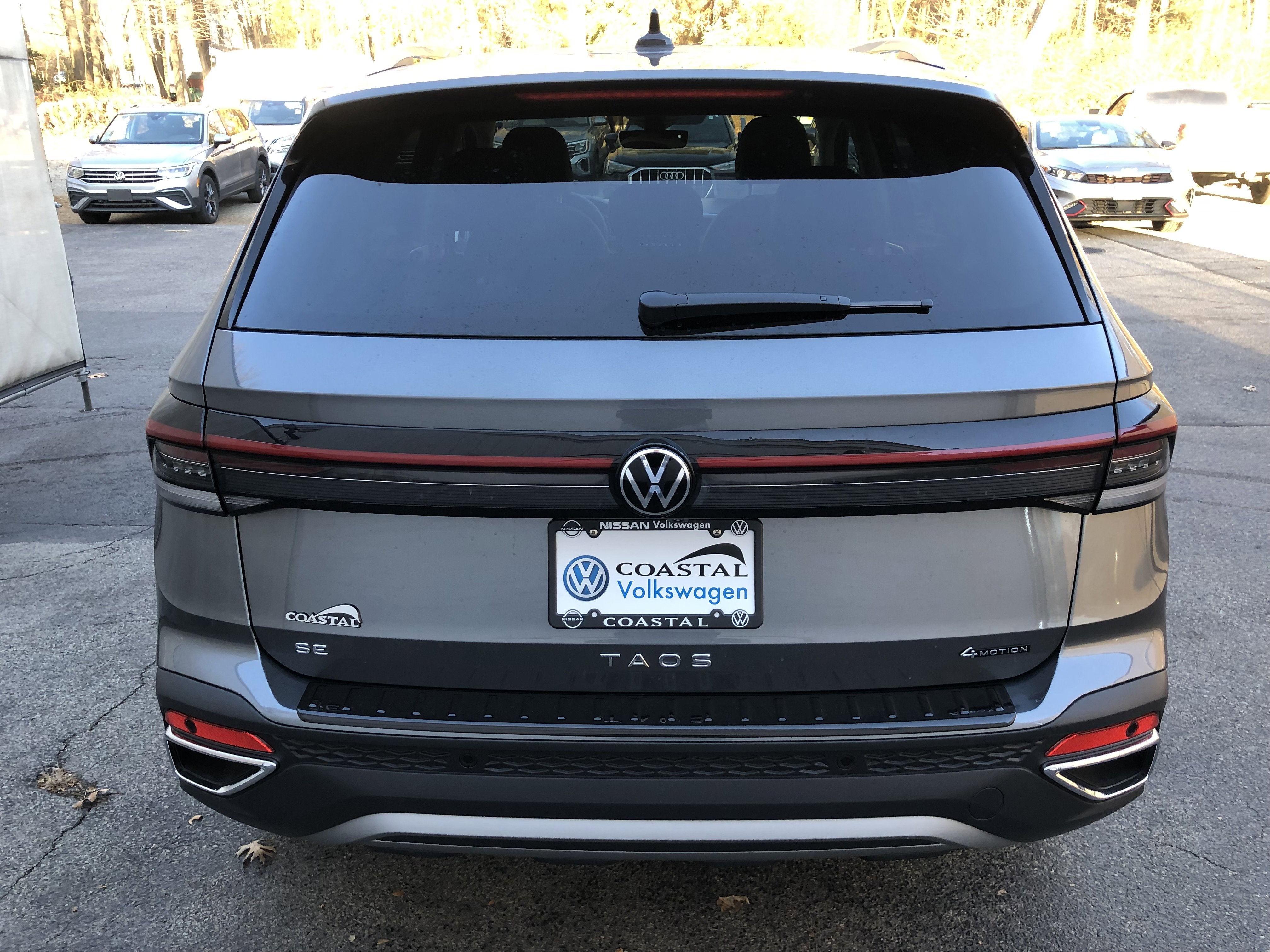 2026 Volkswagen Taos SE w/panoramic sunroof