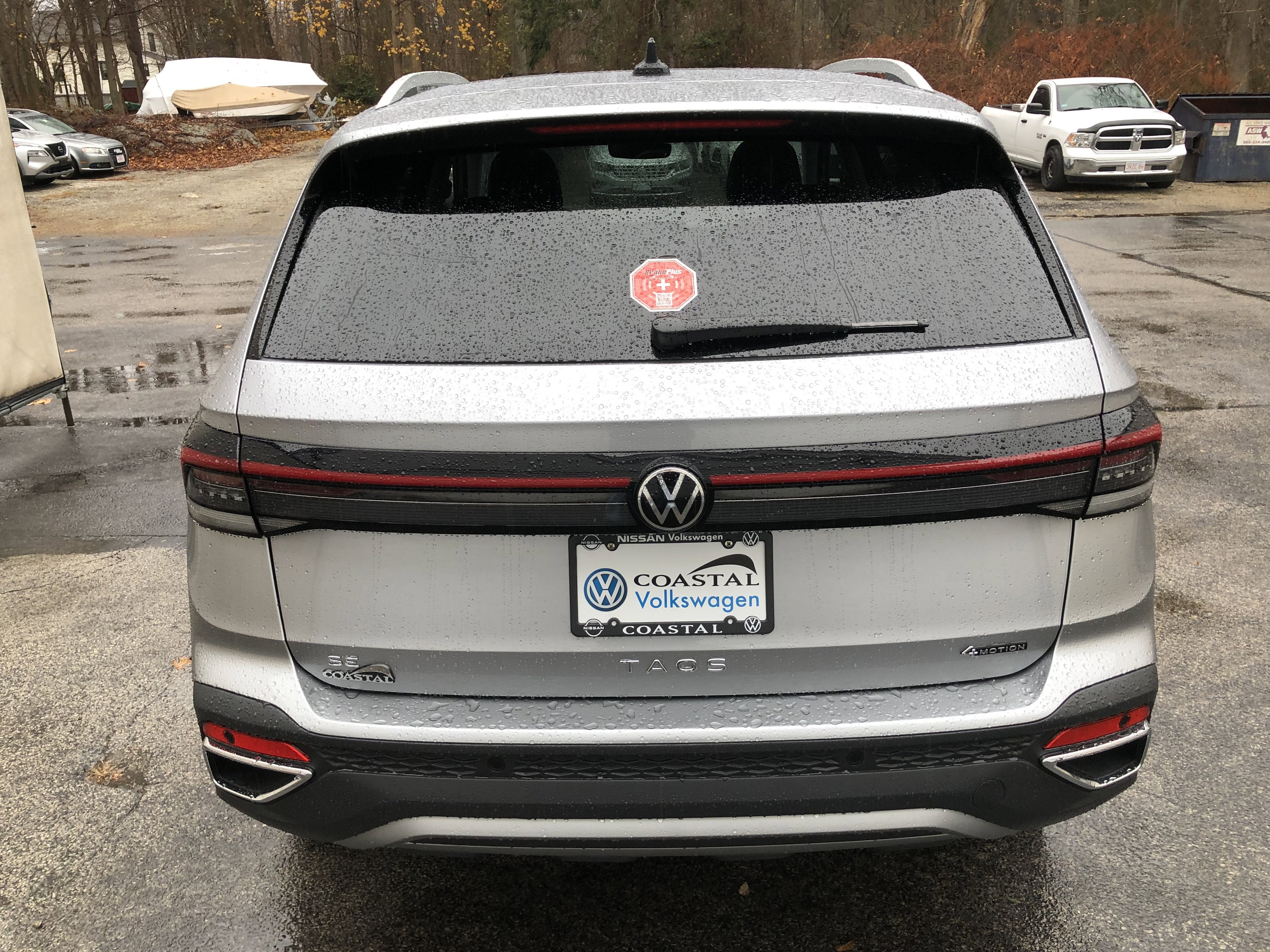 2026 Volkswagen Taos SE w/panoramic sunroof