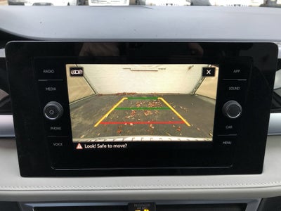 2026 Volkswagen Taos SE w/panoramic sunroof